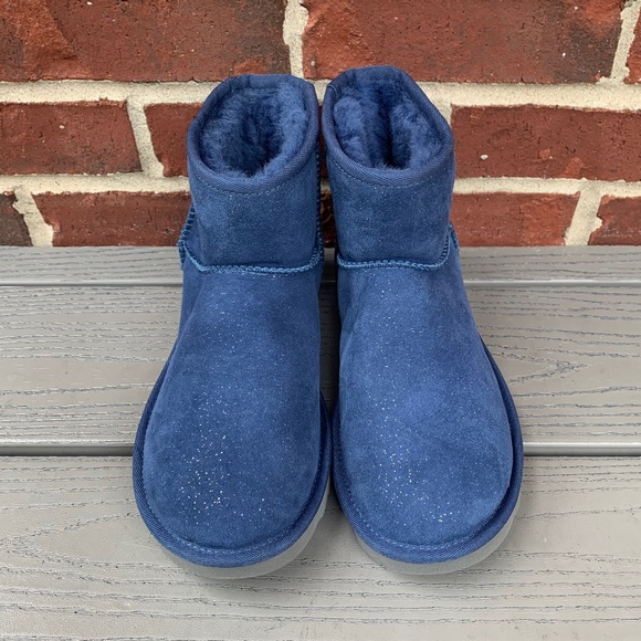 New UGG Classic Mini Boot with Silver - Picture 2 of 15